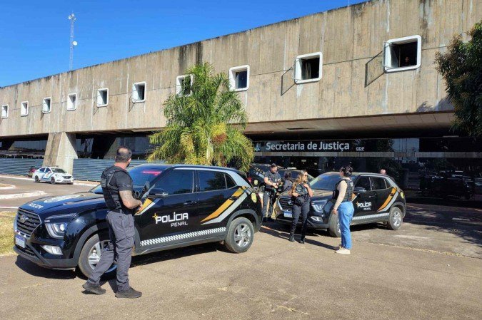 Bolsonaro é alvo de operação da PF nesta sexta e deve colocar tornozeleira eletrônica