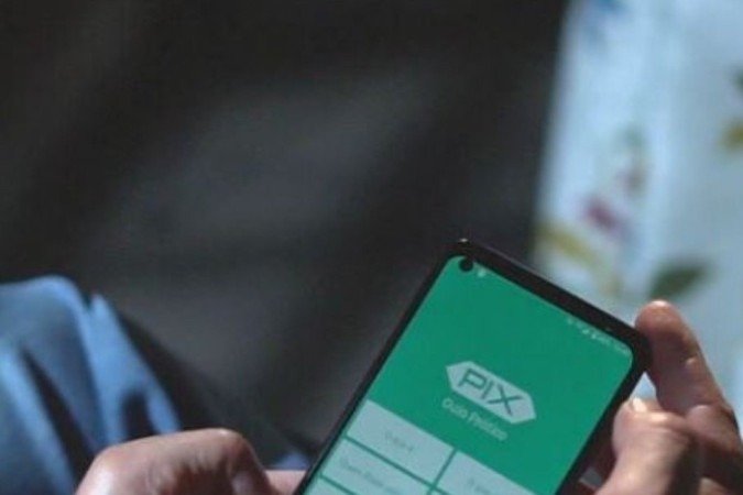 O funcionamento é semelhante ao que o brasileiro já está habituado. O lojista norte-americano digita o valor da compra em dólares e a maquininha gera um QR Code de Pix para pagamento
- (crédito: Reprodução de vídeo) O funcionamento é semelhante ao que o brasileiro já está habituado. O lojista norte-americano digita o valor da compra em dólares e a maquininha gera um QR Code de Pix para pagamento
- (crédito: Reprodução de vídeo)