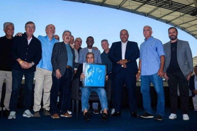 Presidente do Fluminense pede incentivo da torcida: 'Continuem' - (crédito: Foto: Divulgação) Presidente do Fluminense pede incentivo da torcida: 'Continuem' - (crédito: Foto: Divulgação)