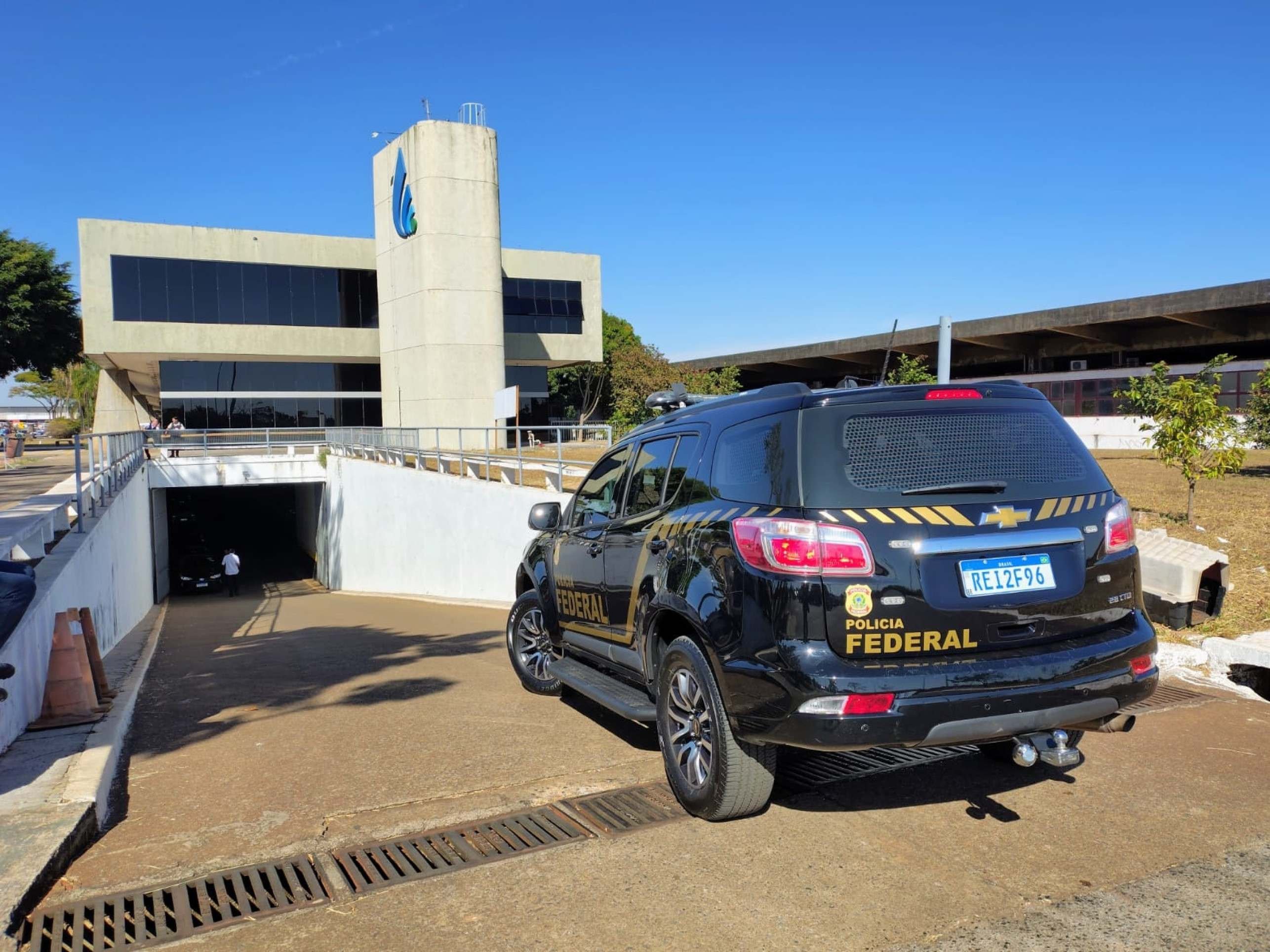 O político foi encaminhado ainda na manhã desta sexta-feira (18/7) ao Centro Integrado de Monitoração Eletrônica, da Secretaria de Administração Penitenciária do Distrito Federal, onde colocou o dispositivo eletrônico