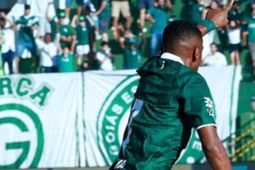 Goiás vence o Cuiabá e segue na liderança da Série B -  (crédito: Foto: AssCom Dourado / Divulgação)