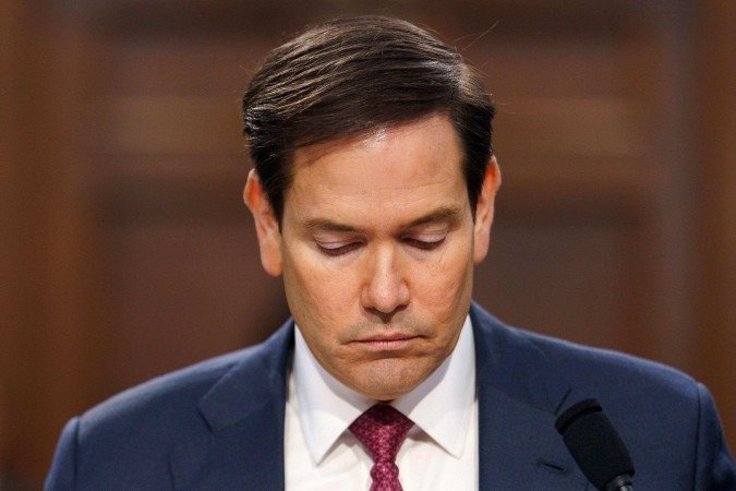Eduardo Bolsonaro tem se reunido com parlamentares republicanos em Washington, como Cory Mills -  (crédito: Reprodução/X)