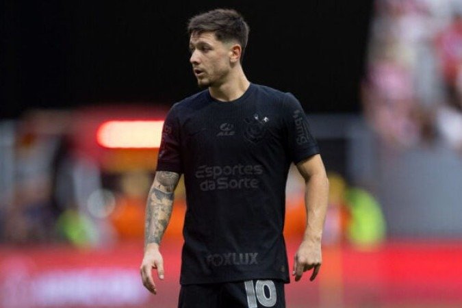 GARRO - Tentou ser o jogador mais lúcido do meio de campo, porém, acabou contagiado pela falta de objetividade do Corinthians. Desperdiçou alguns ataques em velocidade por falta de mais intensidade. Ineficiente na bola parada. Irritado, levou um cartão amarelo de graça - NOTA: 5,0 - Foto: Rodrigo Coca/Agência Corinthians