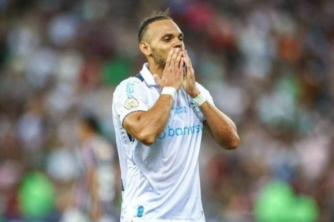 BRAITHWAITE - Iniciou o jogo recebendo vÃ¡rias esticadas. Com o decorrer do tempo, semn ritimo de jogo, foi presa fÃ¡cil para a defesa do Vasco. Sumiu totalmente da partida atÃ© perder a vaga para AndrÃ©, na segunda etapa do cotejo - NOTA: 3,5 - Foto: Lucas Uebel/GrÃªmio 