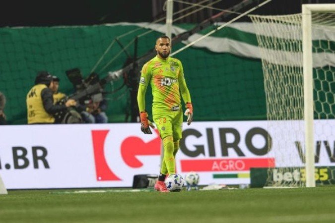 EVERSON - Embora o Palmeiras chegasse muito, o goleiro não teve nenhuma grande intervenção na partida. Acabou fazendo uma boa defesa no lance do terceiro gol, mas levou azar no rebote e não teve culpa nos demais gols sofridos. Nota: 5,5 -Foto: Pedro Souza/Atlético MG