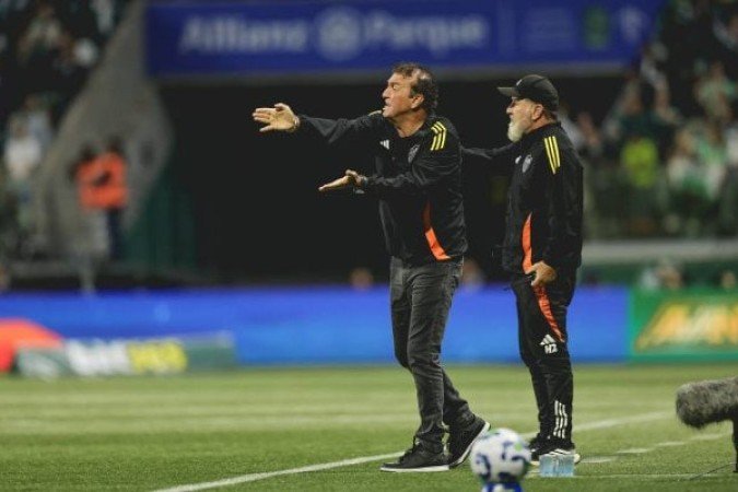 CUCA - Outro que não teve um reencontro feliz no Allianz Parque. Além da atuação da equipe deixar a desejar, mostrou ser muito depende de Hulk, que marcou os dois gols atleticanos. Além disso, a alteração na primeira etapa não funcionou e pode criar uma situação complicada no ambiente já conturbado do Atlético. Nota: 4,5 - Foto: Pedro Souza/Atlético MG