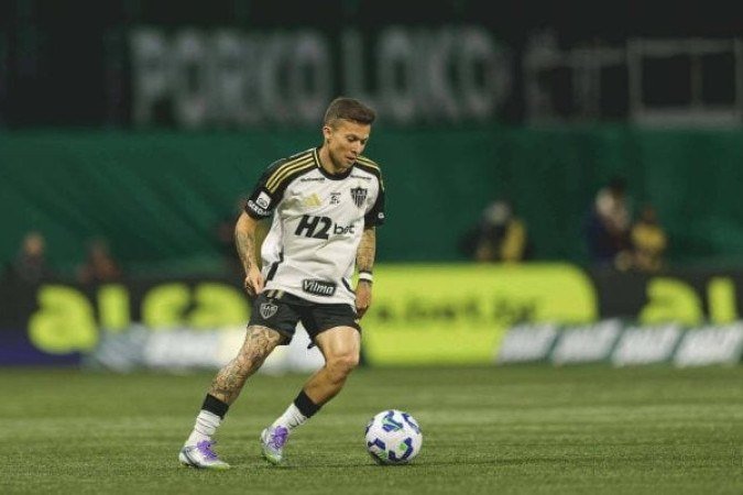 BERNARD - Entrou para tentar dar mais volume ao campo ofensivo, mas não conseguiu somar em nada no jogo ofensivo do Galo. Nota: 5 - Pedro Souza/Atlético MG