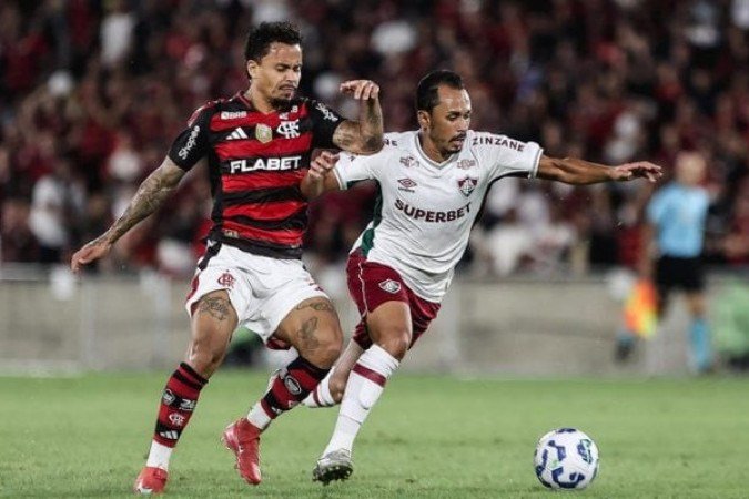 ALLAN – Partida consistente, ganhando muitas divididas e levando a melhor nas antecipações. Pecou quando tentou lançamentos mais ousados, mas foi o mais regular do time nos 90 minutos. NOTA: 7,0. Foto: LucasMerçon/Fluminense