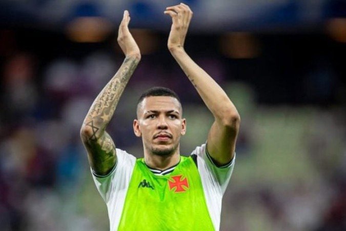 Clayton se despede do Vasco após passagem curta -  (crédito: Foto: reprodução X)