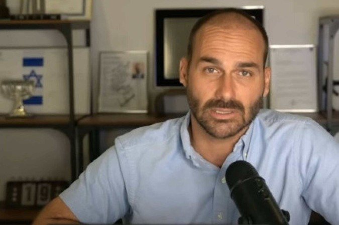 Licenciado e morando nos Estados Unidos, o deputado do PL é alvo de investigação da Polícia Federal - (crédito: Reprodução/YouTube) Licenciado e morando nos Estados Unidos, o deputado do PL é alvo de investigação da Polícia Federal - (crédito: Reprodução/YouTube)