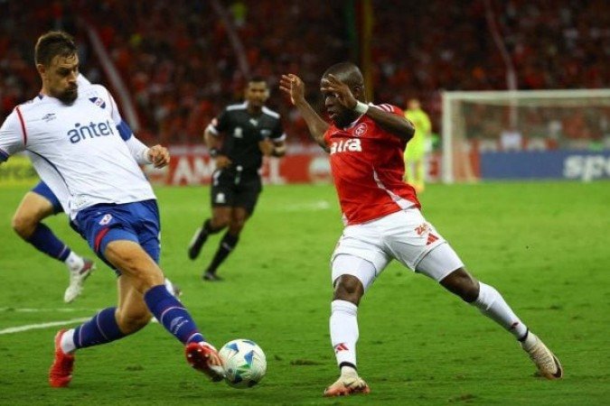 ENNE VALENCIA: Entrou no final da partida, muita correria e disposição, mas sem chances de gol. NOTA: 6,0. Foto: Ricardo Duarte / Internacional