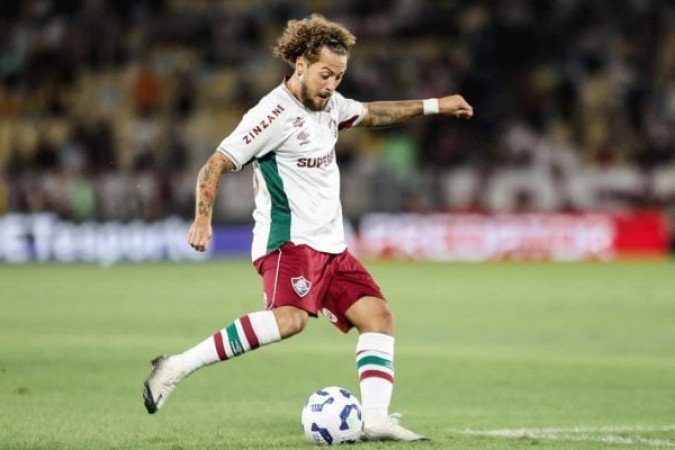 GUGA - Não entregou muito ofensivamente. Falhou na marcação na primeira trave no lance que originou o gol de Pedro, que decidiu o Fla-Flu. NOTA: 5,0 - Foto: Marcelo Gonçalves/Fluminense