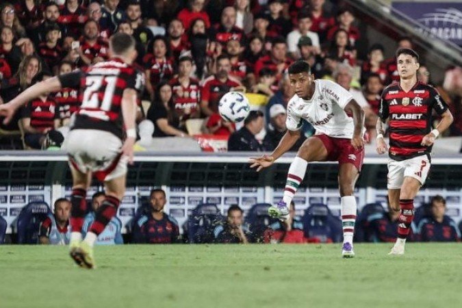 HÃ?RCULES - Entrou para dar mais energia na marcaÃ§Ã£o no meio-campo e cumpriu bem o seu papel. NOTA: 5,5 - Foto: Marcelo GonÃ§alves/Fluminense