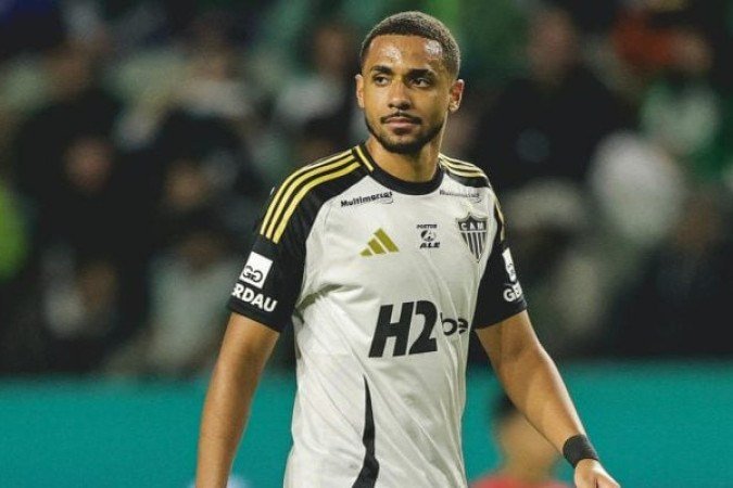 RÔMULO - Entrou ainda na primeira etapa para aperta na marcação. Entretanto, não conseguiu entrar bem na partida, falhou na marcação no primeiro gol e teve um erro grotesco no terceiro gol. Nota: 4 - Foto: Pedro Souza/Atlético MG