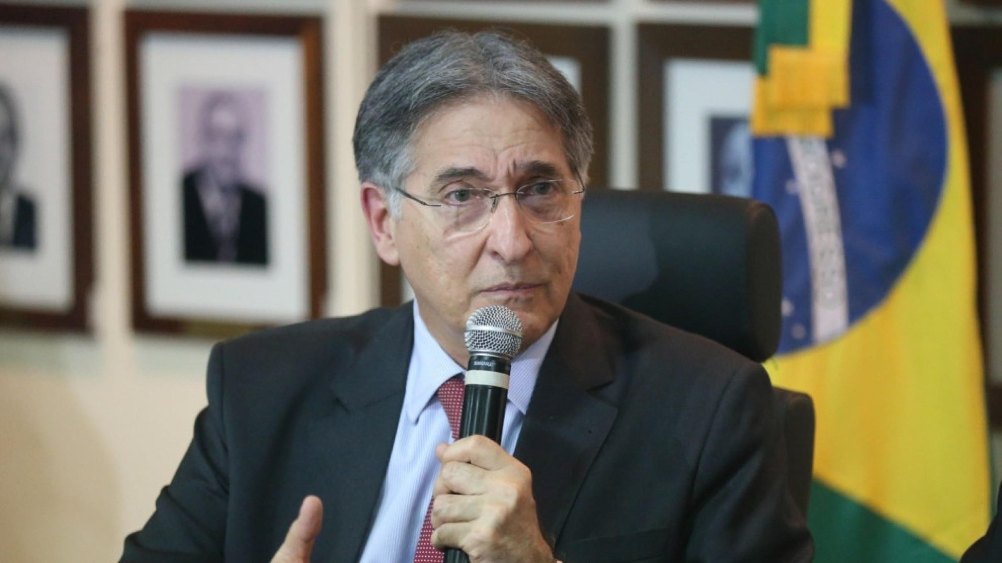 Chega ao STF processo por corrupção contra Pimentel, ex-ministro que dirige estatal -  (crédito: Platobr Politica)