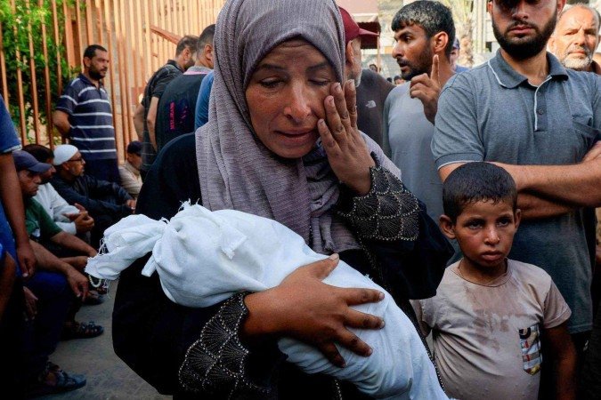 As operações terrestres já começaram em Deir al-Balah - (crédito: Anadolu via Getty Images) As operações terrestres já começaram em Deir al-Balah - (crédito: Anadolu via Getty Images)