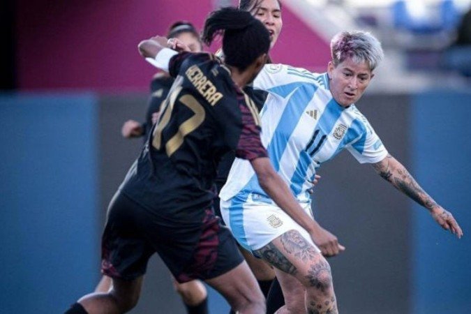 Atacante marca o gol da vitória argentina na competição -  (crédito: Foto: Divulgação / Conmebol)