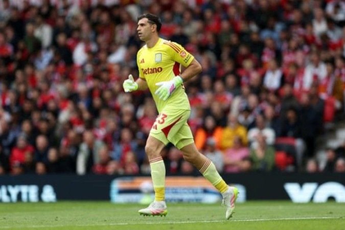 Emiliano Martínez é titular absoluto do Aston Villa há cinco temporadas e soma mais de 200 jogos com a camisa do clube -  (crédito: Foto: Matt McNulty/Getty Images)