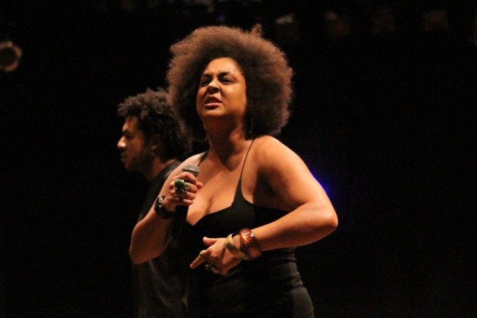 Milla Ellen é uma das atrizes que interpretam Marielle Franco em espetáculo que homenageia a ex-vereadora, assassinada em 2018 - (crédito: Divulgação) Milla Ellen é uma das atrizes que interpretam Marielle Franco em espetáculo que homenageia a ex-vereadora, assassinada em 2018 - (crédito: Divulgação)