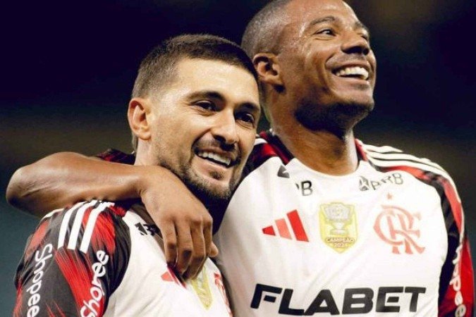 Arrascaeta e De la Cruz juntos pelo Flamengo - (crédito: Foto: Adriano Fontes/Flamengo) Arrascaeta e De la Cruz juntos pelo Flamengo - (crédito: Foto: Adriano Fontes/Flamengo)
