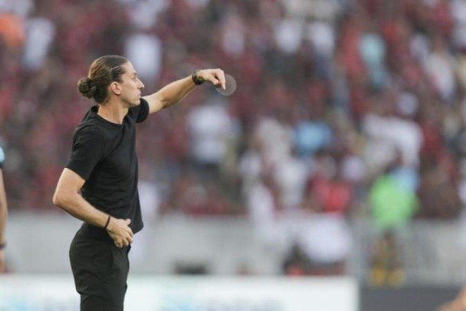 Filipe Luís tem série de desfalques para escalar o Flamengo contra o Bragantino -  (crédito: Foto: Gilvan de Souza / CRF)