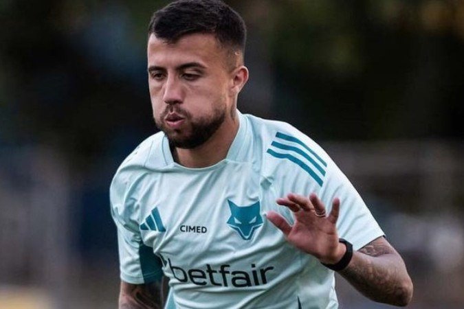 Matheus Henrique voltou a treinar no campo com o elenco do Cruzeiro - (crédito: Foto: Gustavo Aleixo/Cruzeiro) Matheus Henrique voltou a treinar no campo com o elenco do Cruzeiro - (crédito: Foto: Gustavo Aleixo/Cruzeiro)