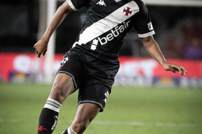 RAYAN - Esteve muito ativo, principalmente na primeira etapa. PorÃ©m, justamente ele, perdeu uma grande oportunidade quando o placar estava zerado. No segundo tempo acabou perdendo o rendimento e terminou a partida de maneira discreta. Nota: 5,5 - Foto: Matheus Lima/Vasco