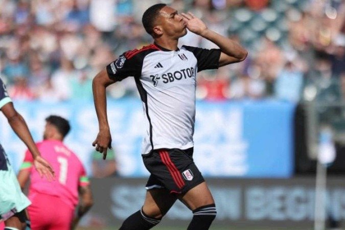 Carlos Vinicius fecha com o Grêmio como substituto de Arezo - (crédito: Foto: Steve Bardens/Getty Images) Carlos Vinicius fecha com o Grêmio como substituto de Arezo - (crédito: Foto: Steve Bardens/Getty Images)