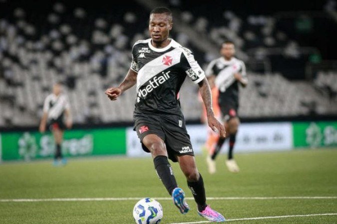 LOIDE AUGUSTO - Mais uma peça do banco de reservas que entrou sem conseguir trazer tanta mudança no jogo. Nota: 5 - Foto: Matheus Lima/Vasco