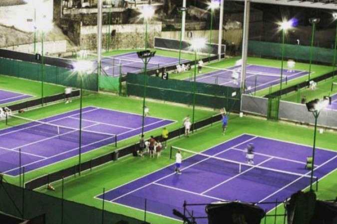 Arouca, ex-Santos, trocou o campo pelas quadras de tênis - (crédito: Foto: Divulgação) Arouca, ex-Santos, trocou o campo pelas quadras de tênis - (crédito: Foto: Divulgação)