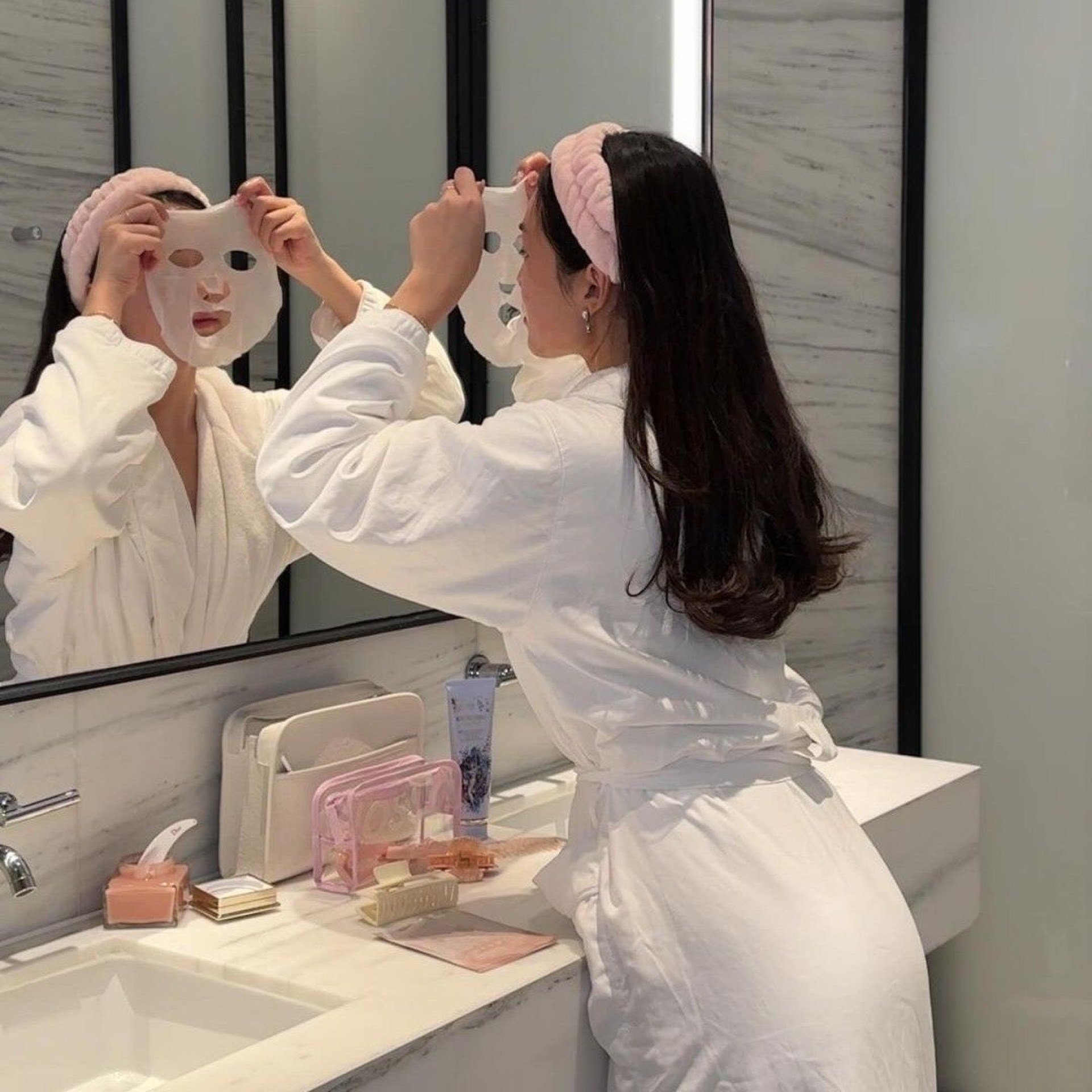 A era da clean girl: mais que uma estética, um estilo de vida 