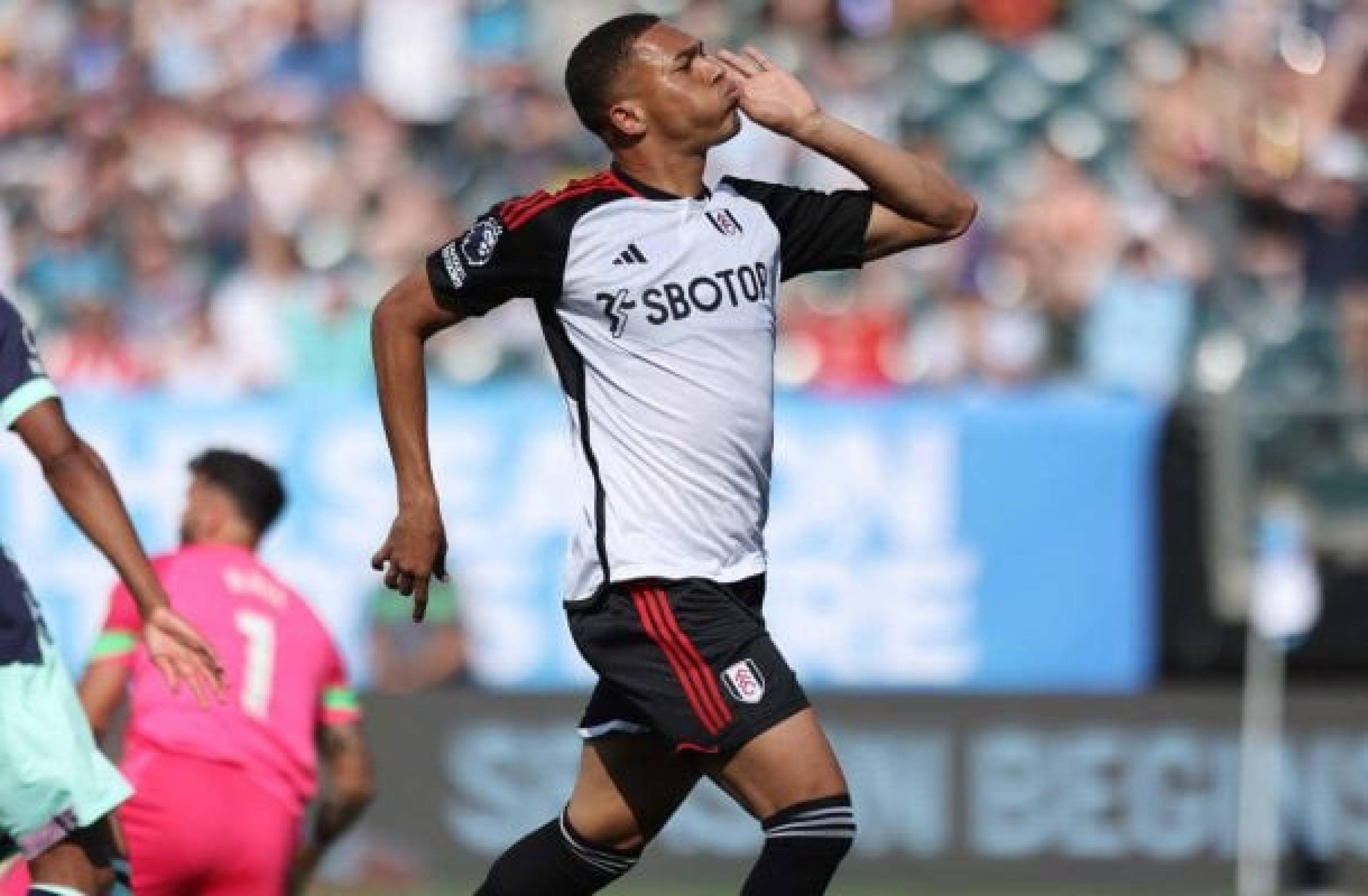 Grêmio acerta a contratação do atacante Carlos Vinicíus