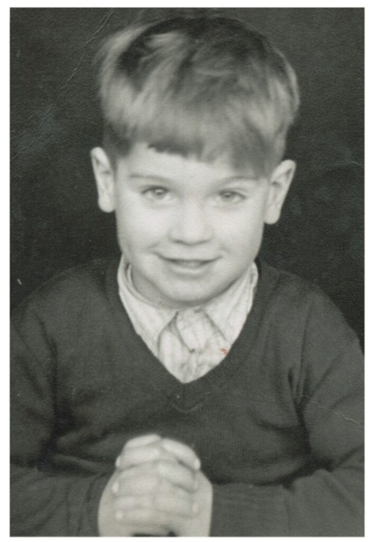 John Michael Osbourne nasceu em 1948 em Aston, bairro de Birmingham, na Inglaterra