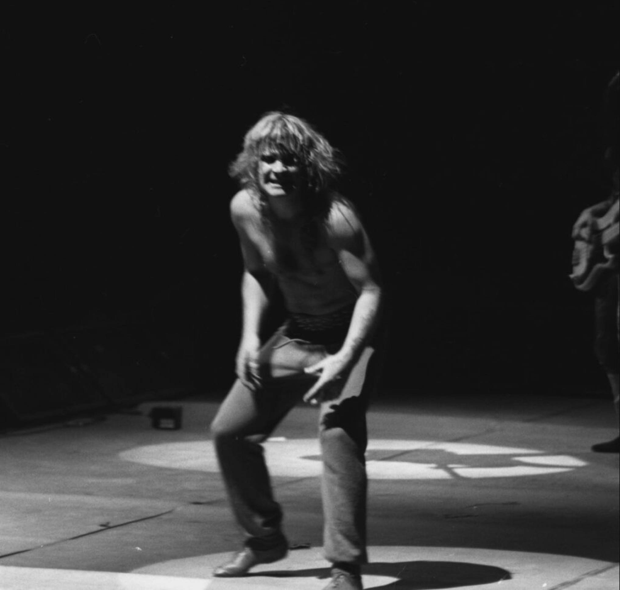 O vocalista foi demitido do Black Sabbath em 1979, após problemas com álcool e drogas. Segundo integrantes, ele chegou a sumir por seis semanas. No livro 'I Am Ozzy', o cantor falou que se sentiu traído pela expulsão e que, durante algumas gravações, fazia com que ele fizesse repetidos takes, mesmo que nada estivesse errado, como forma de puni-lo.