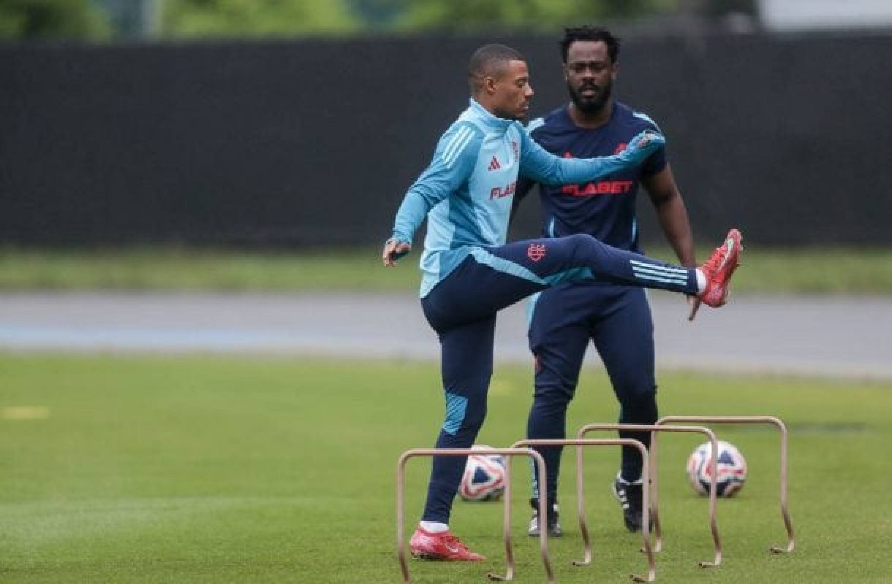 ‘De la Cruz tem lesão crônica e irreparável’, revela médico do Flamengo