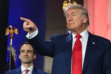 Trump ainda disse que Powell é 'um perdedor total' e que os EUA estão 'pagando o preço' por tê-lo na presidência do Fed. -  (crédito: Andrew Caballero-Reynolds/AFP)