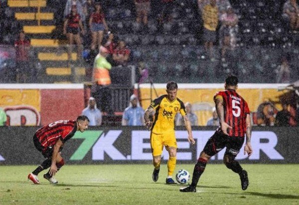 Foto: Paulo Paixa/Sport Recife