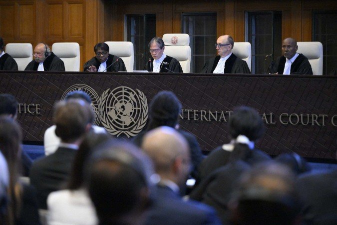 Na manifestação unânime dos 15 juízes da Corte Internacional de Justiça (CIJ), violar obrigações climáticas é ilícito e pode originar indenização para os países afetados -  (crédito:  AFP)