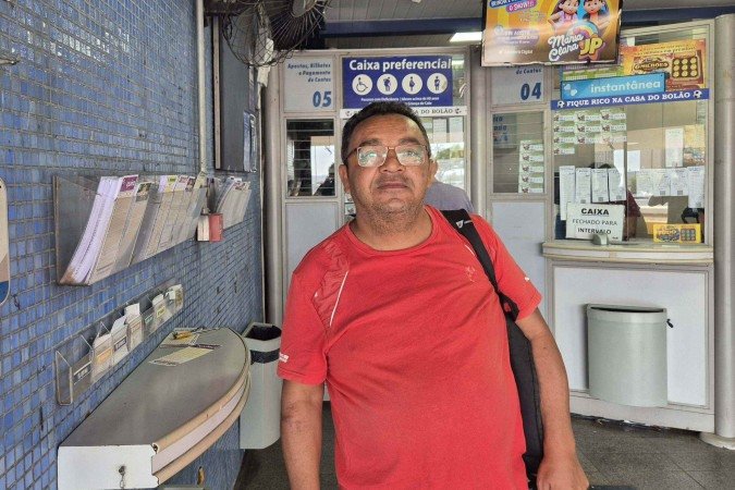 Evaldo Alves sonha em fazer cirurgia para correção na retina -  (crédito: Marcelo Thompson Flores/CB/DA Press)