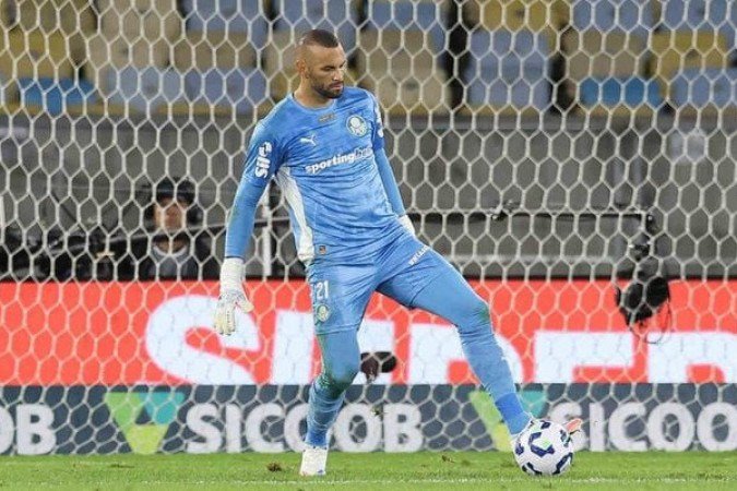 WEVERTON - [Sem culpa no gol de pênalti, pois Cano cobrou bem no alto. No restante do jogo, não foi muito exigido, mas se mostrou seguro quando a defesa precisou do seu respaldo. NOTA: 6,0.  Cesar Greco/Palmeiras