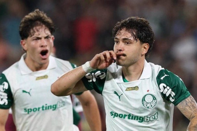 MAURÍCIO - Foi o mais lúcido do meio-campo ofensivo. Mostrou oportunismo para estar na área e marcar o gol de empate, mesmo contando com a falha de Fábio. Também cometeu uma falta perigosa na defesa. NOTA: 7,0. Cesar Greco/Palmeiras