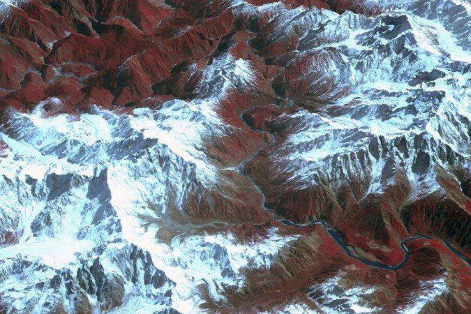 O Rio Yarlung Tsangpo percorre o Planalto Tibetano -  (crédito: Getty Images)