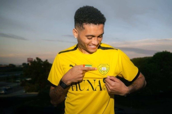 Palmeiras vende zagueiro para time dos Emirados Árabes Unidos - (crédito: Foto: Al Wasl / Divulgação) Palmeiras vende zagueiro para time dos Emirados Árabes Unidos - (crédito: Foto: Al Wasl / Divulgação)