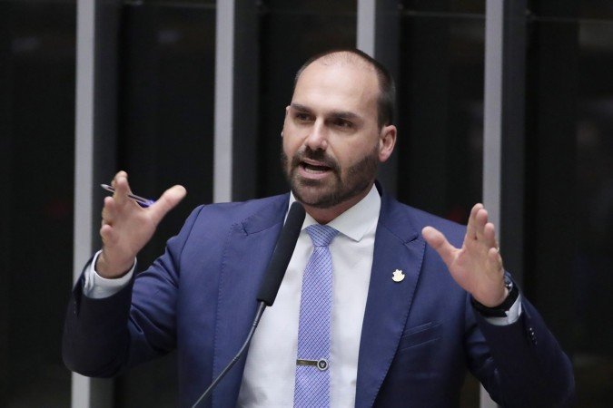O deputado federal Eduardo Bolsonaro está morando nos Estados Unidos
- (crédito: Zeca Ribeiro/Câmara dos Deputados) O deputado federal Eduardo Bolsonaro está morando nos Estados Unidos
- (crédito: Zeca Ribeiro/Câmara dos Deputados)