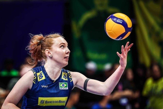 Julia Bergmann na VNL: 159 pontos em 12 partidas. Ponteira está a 13 de assumir o posto de principal do Brasil na competição - (crédito: Fivb/Divulgação) Julia Bergmann na VNL: 159 pontos em 12 partidas. Ponteira está a 13 de assumir o posto de principal do Brasil na competição - (crédito: Fivb/Divulgação)