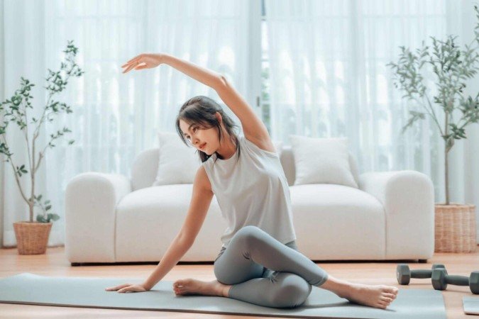 Praticar pilates em casa demanda cuidados específicos para garantir um treino seguro (Imagem: Monster Ztudio | Shutterstock) - (crédito: EdiCase) Praticar pilates em casa demanda cuidados específicos para garantir um treino seguro (Imagem: Monster Ztudio | Shutterstock) - (crédito: EdiCase)