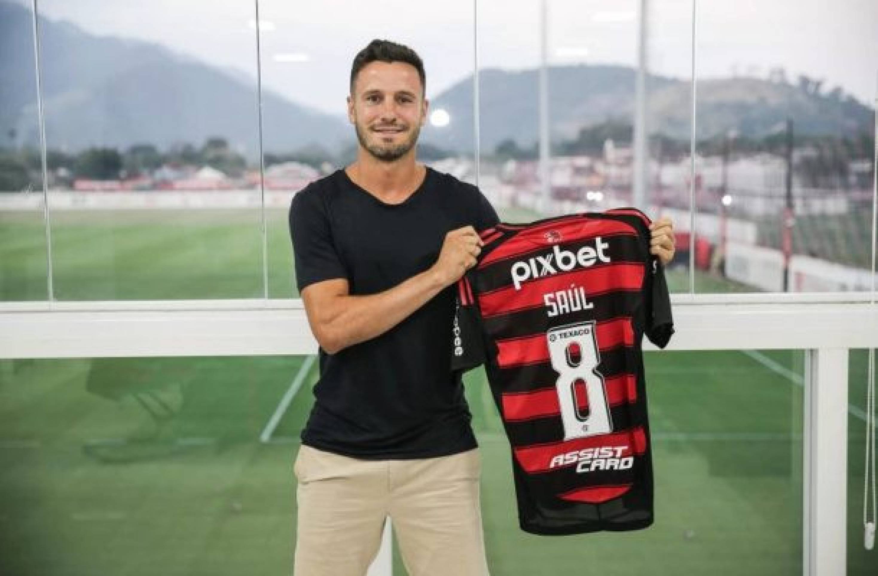 Saúl explica negociação e destaca estrutura do CT do Flamengo: ‘Estou impressionado’