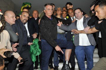 Pesquisa aponta que 61% dos brasileiros não votaria em candidatos que prometem anistiar Bolsonaro -  (crédito:  Minervino Júnior/CB)