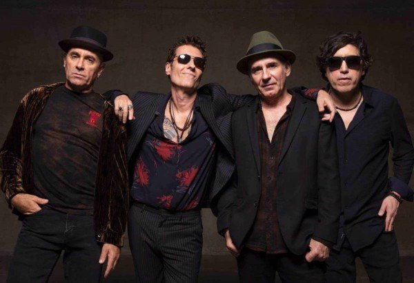  Capital Inicial traz para Campinas turn&Atilde;?&Acirc;&ordf; em celebra&Atilde;?&Acirc;&sect;&Atilde;?&Acirc;&pound;o aos 25 anos do &Atilde;?&Acirc;&iexcl;lbum "Ac&Atilde;?&Acirc;&ordm;stico MTV".   Leo Aversa/Divulga&Atilde;?&Acirc;&sect;&Atilde;?&Acirc;&pound;o