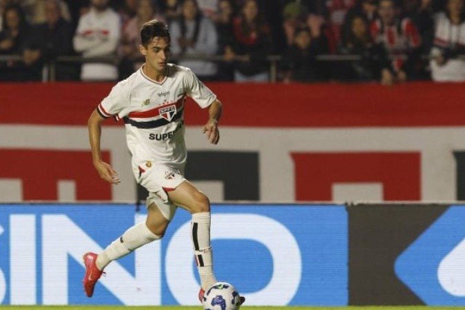 RODRIGUINHO - Entrou bem na partida, dando mais dinâmica pelo lado direito. Criou uma boa jogada logo assim que entrou. NOTA: 6,0 - Foto: Rubens Chiri/saopaulofc.net